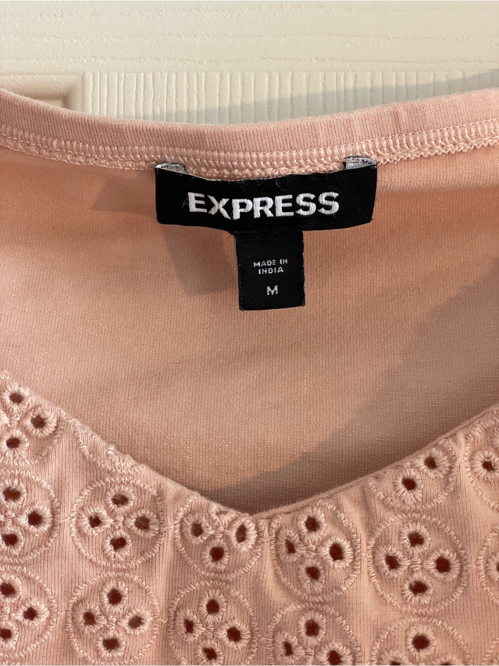 Express Blush Pink Eyelet Puff Sleeve Crop Top Size M - Picture 3 of 6